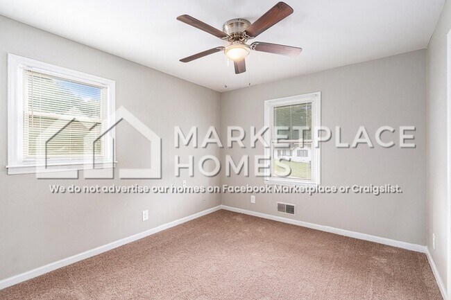 Building Photo - 3022 Menlo Park Dr