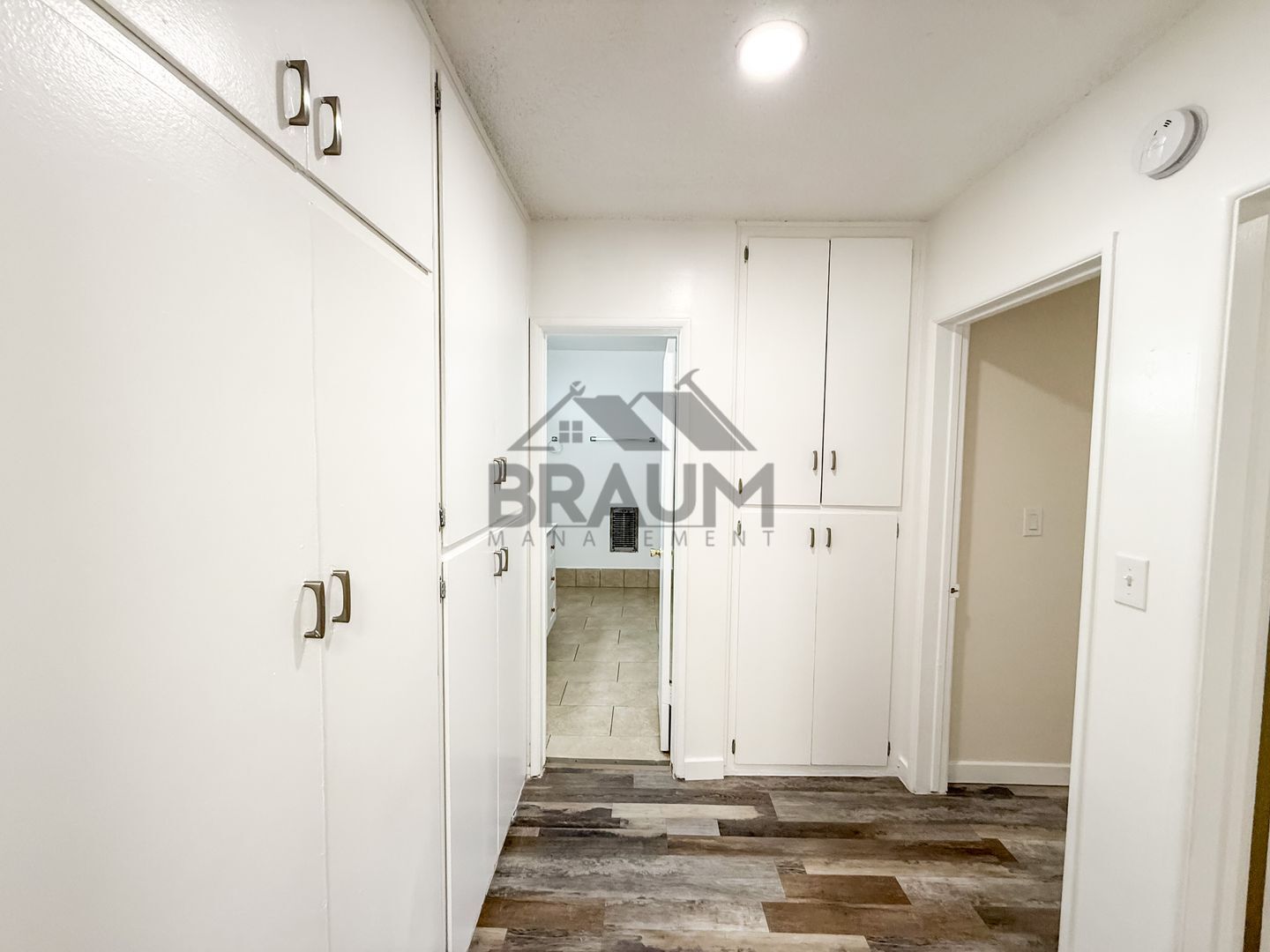 Building Photo - 5131 Buffalo Ave