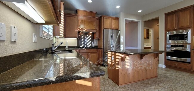 Building Photo - 2339 Shadow Berry Dr