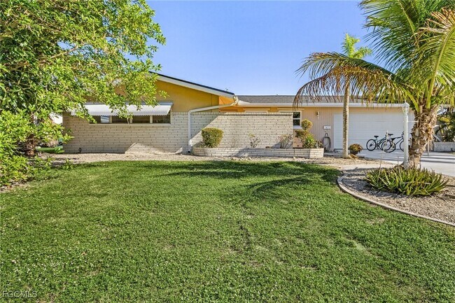 Building Photo - 2823 SE 18th Ave