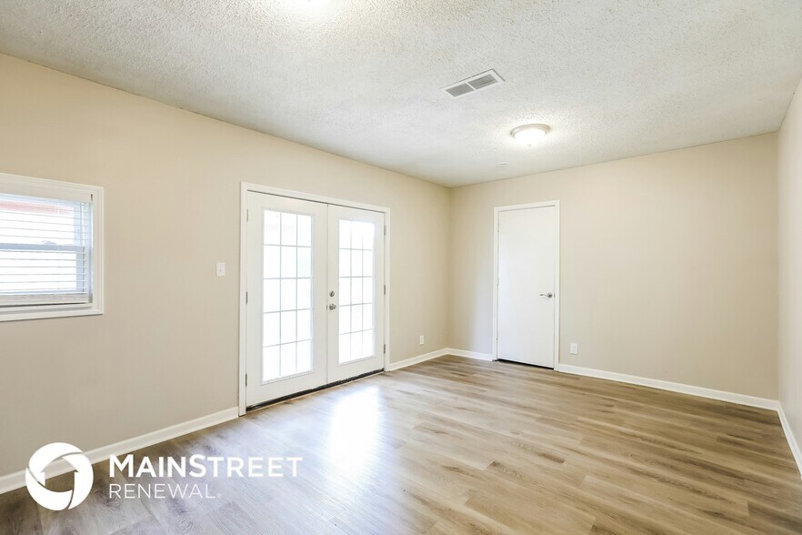 Building Photo - 907 Gatewood St