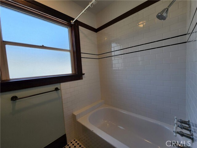 Building Photo - 211 S Citron St