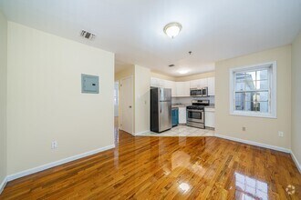 Building Photo - 524-526 4th St