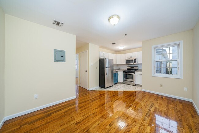Primary Photo - 524-526 4th St