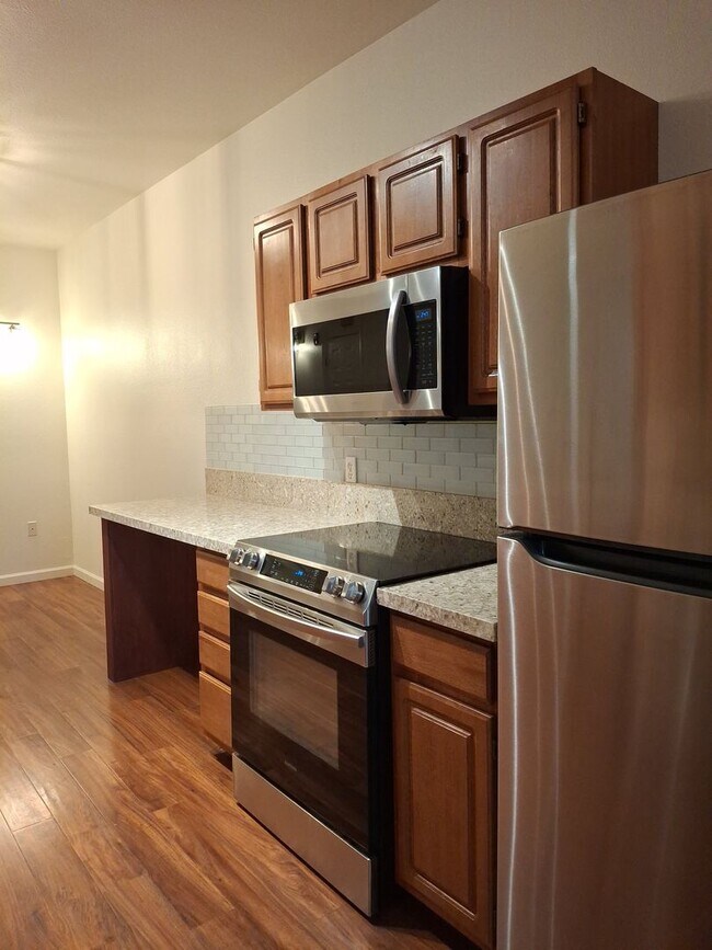 Building Photo - 501 Gibson Dr