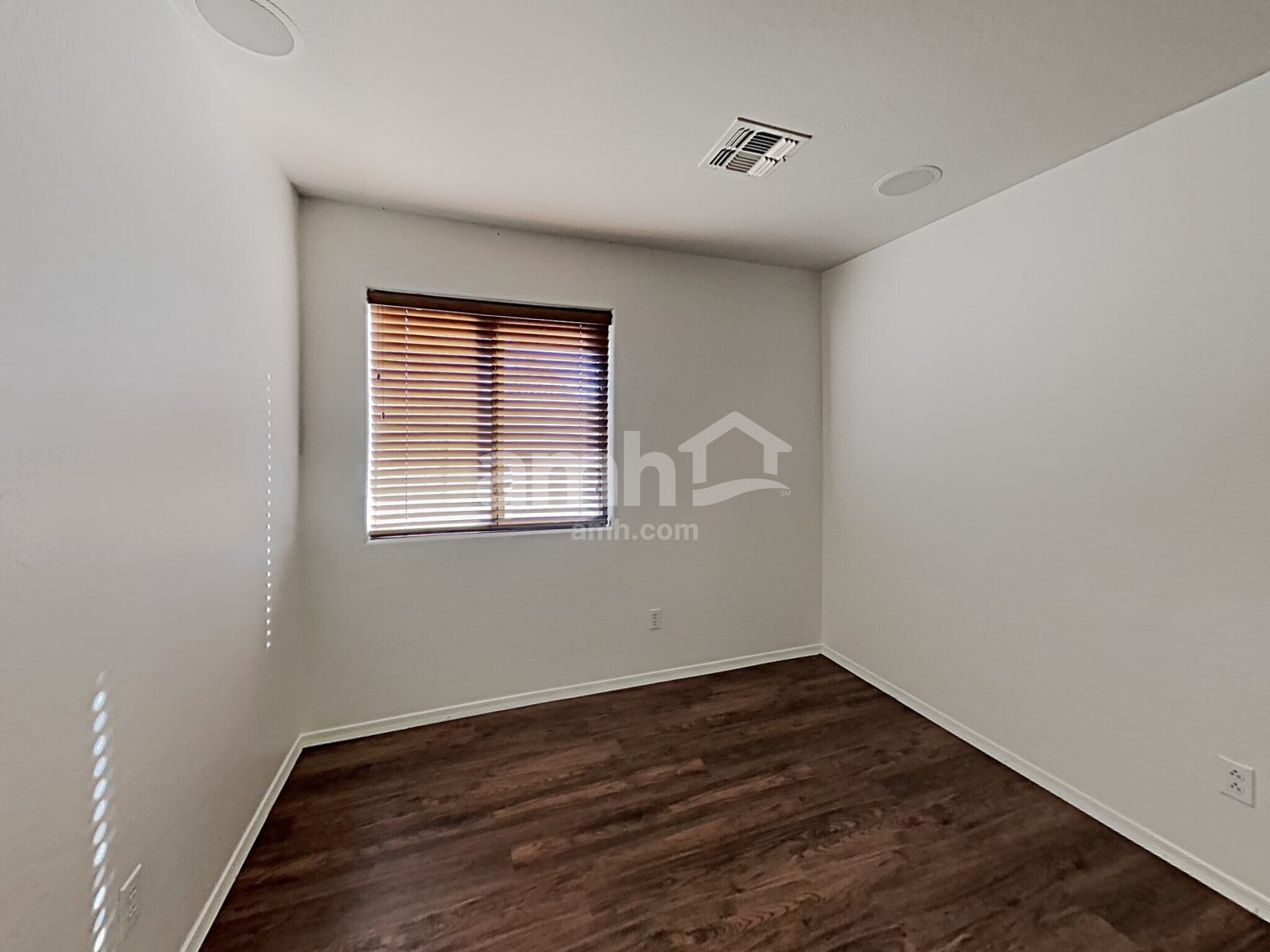 Building Photo - 7508 S 37th Ln