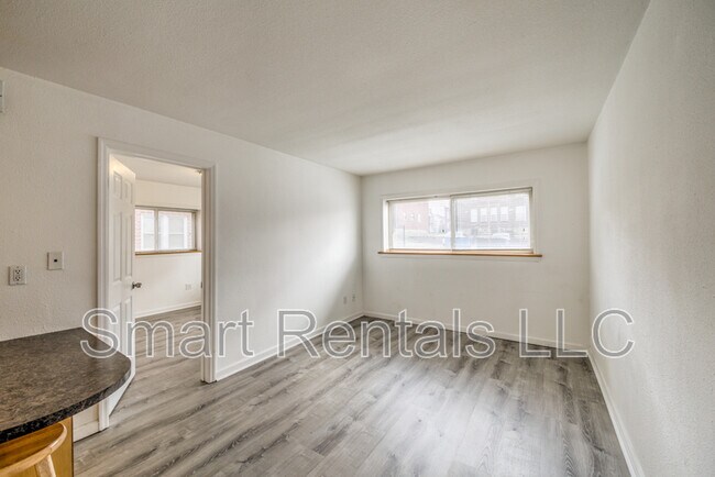 Building Photo - 3844 Park Ave