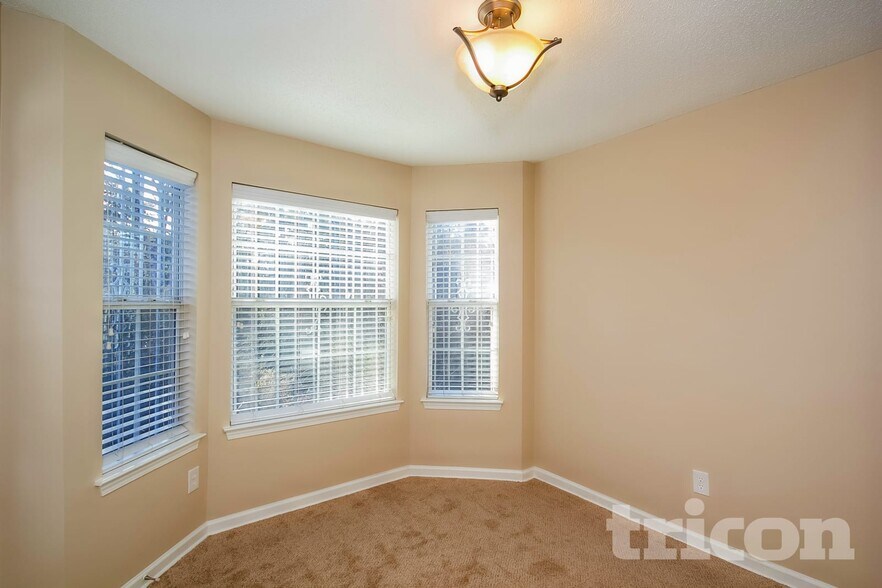 Building Photo - 2040 Smithfield Ave