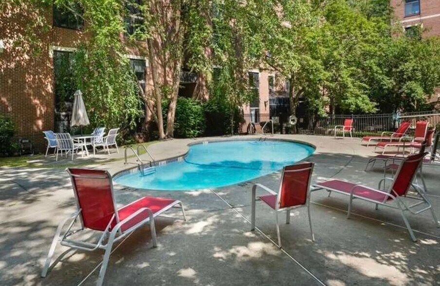 Building Photo - 30 Daniels St