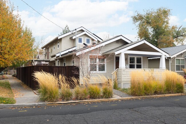 Primary Photo - Remodeled & Charming 4 bed/3 bath w/ Yard and Hot Tub