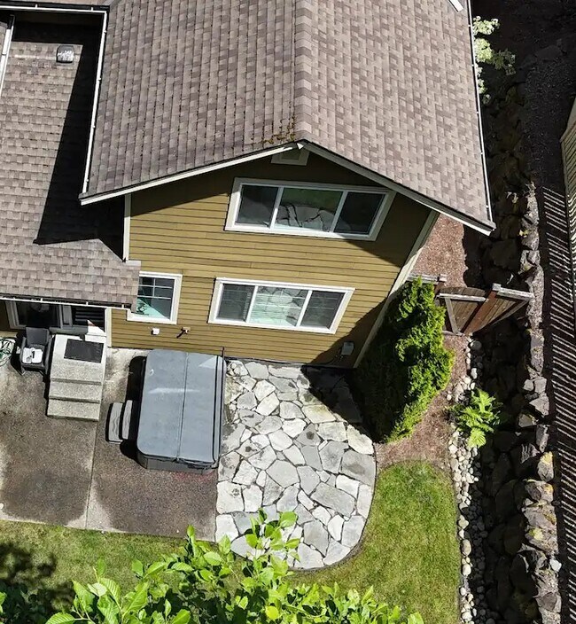 Building Photo - 9105 Merritt Ave SE