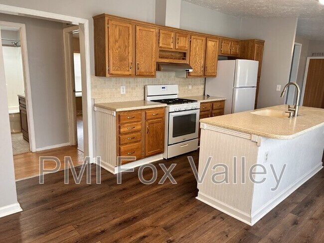 Building Photo - 5024 Shamrock Way