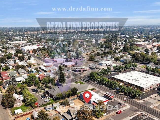 Building Photo - Charming 4-Bedroom Home with Modern Update...