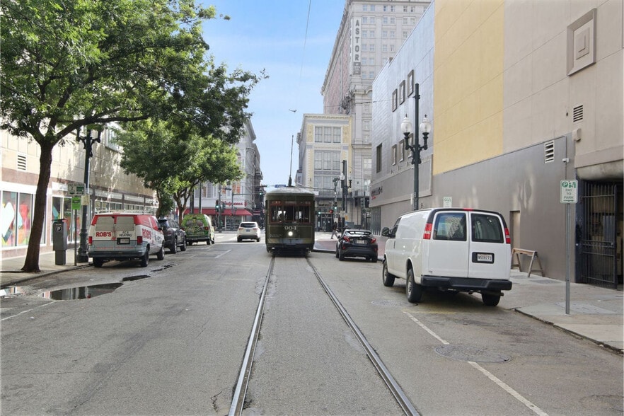 Building Photo - 127 Carondelet St