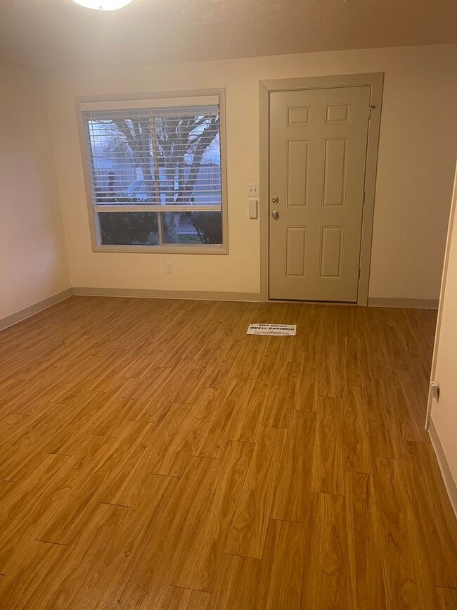 Building Photo - Surrounded by Nature, Close to Town!