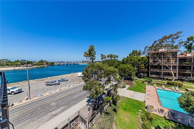 Building Photo - 6315 Marina Pacifica Dr S