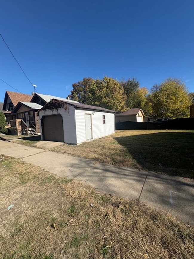 Building Photo - 2 Bedroom  1 Bathroom single family home in Peoria, IL
