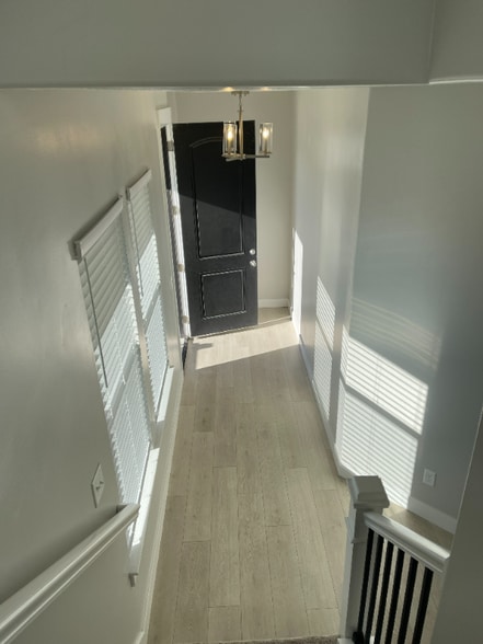 Building Photo - 293 W 590 N