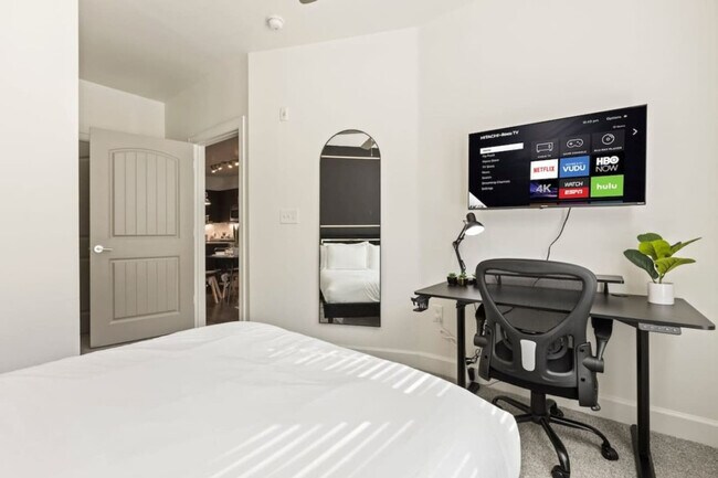 Building Photo - 5275 Town and Country Blvd