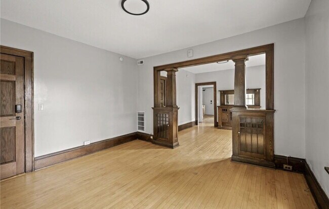 Building Photo - 3400 Elliot Ave