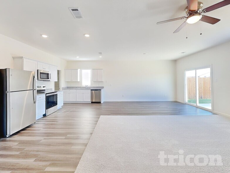 Building Photo - 12645 Big Rnch Rd