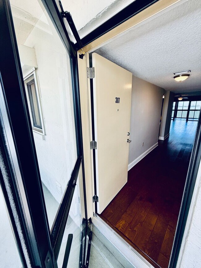 Building Photo - 250 S Sykes Creek Pkwy