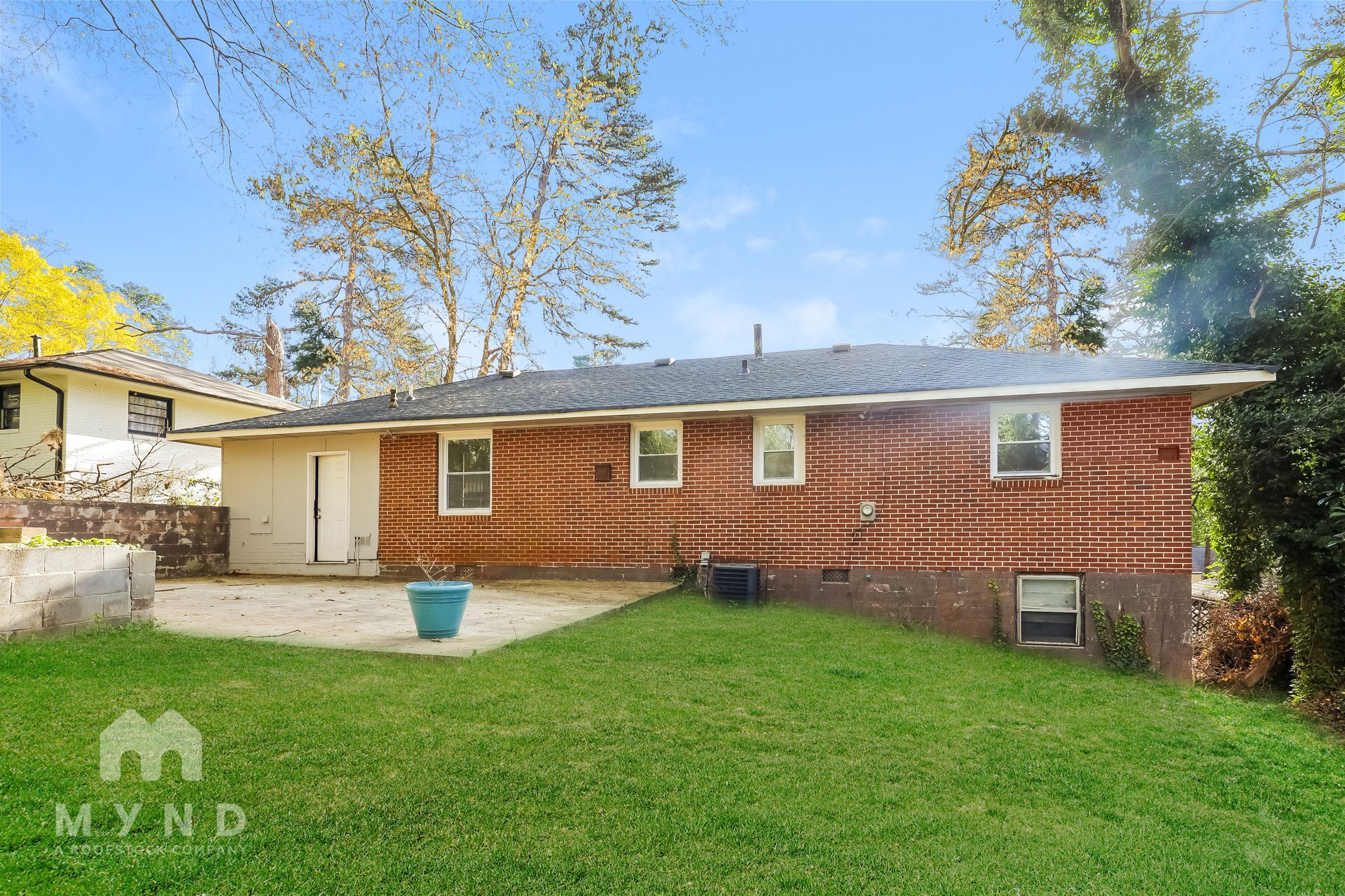 Building Photo - 4769 Ridgewood Dr
