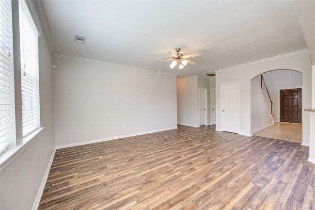 Building Photo - 24615 Lakecrest Bend Dr