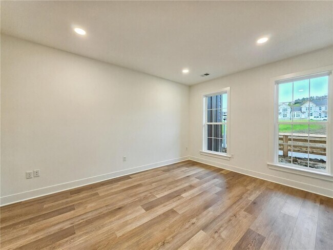 Building Photo - 317 Palisade Wy