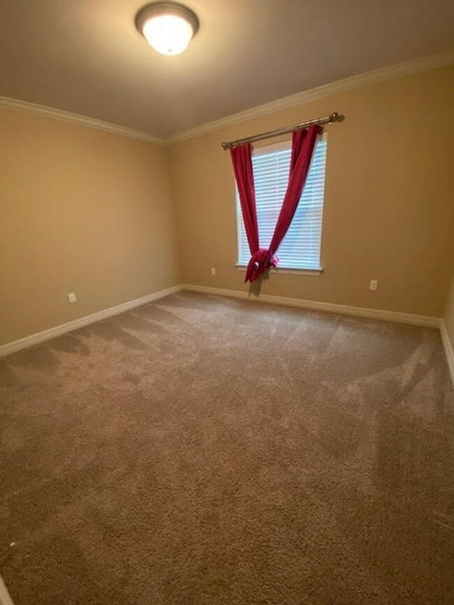 Building Photo - ****LEGACY***