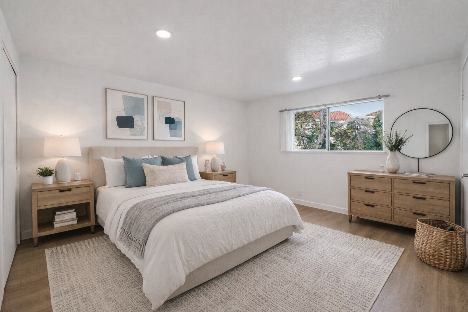 Building Photo - 1731 Ross Cir