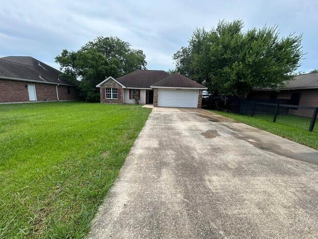 Building Photo - 5878 Chapel Ln
