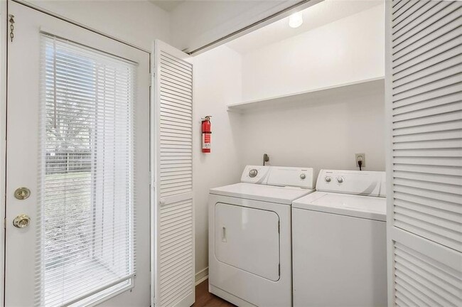 Building Photo - 309 Teal Ct