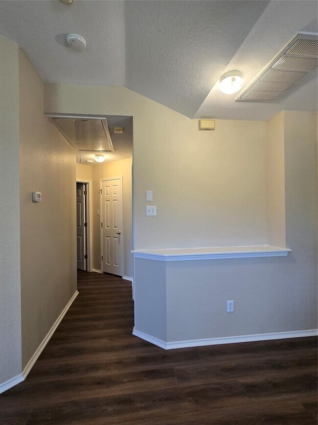 Building Photo - 8309 Dulac Dr