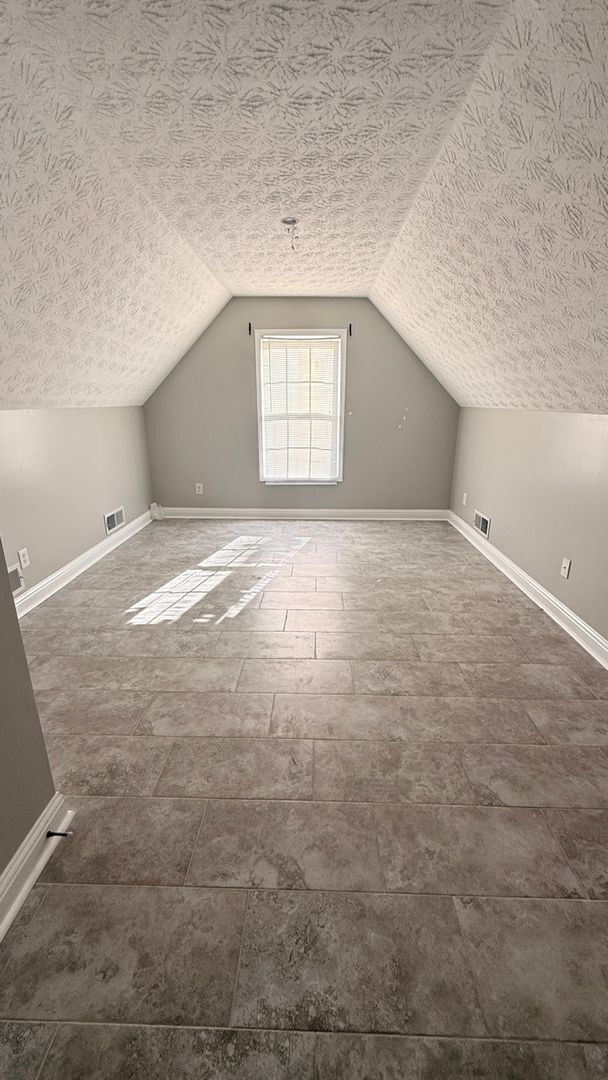 Building Photo - 918 Golden Meadows Ln