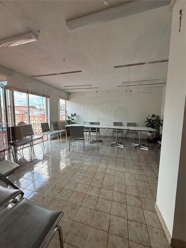 Building Photo - 6820 W Flagler St