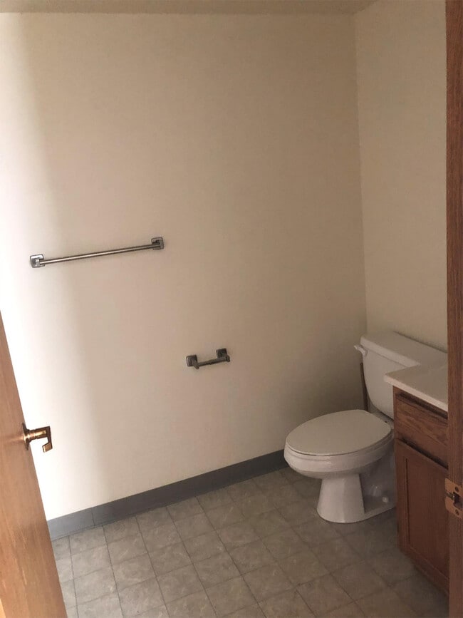 Building Photo - 1925 Pulpit Rock Ln