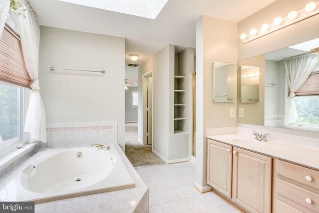 Building Photo - 26161 Rachel Hill Dr