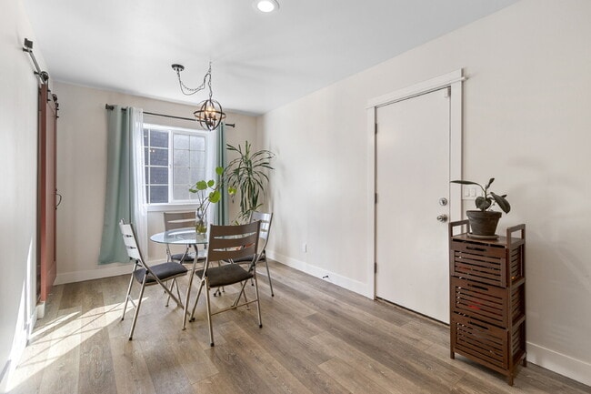 Building Photo - Beautiful, 5-Bedroom, Spacious, Damascus Home with Incredible Views