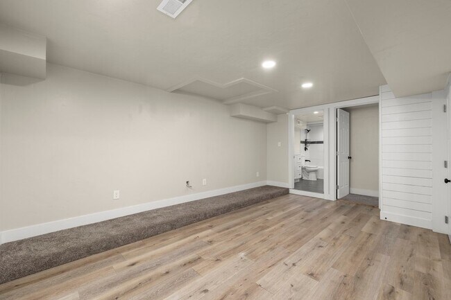 Building Photo - 43 N 100 W