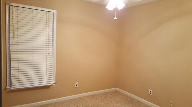 Building Photo - 2807 Forest Wood Dr