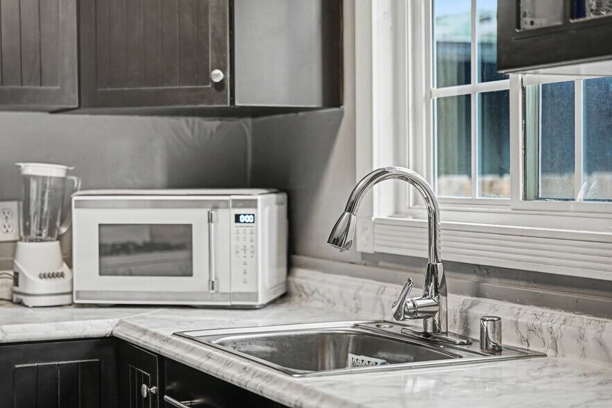 Building Photo - 7221 Vassar Ave