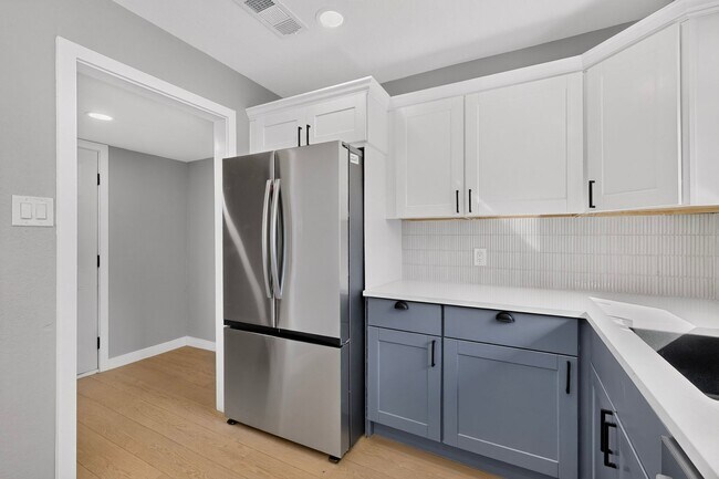 Building Photo - Newly Renovated Home In Watauga Ready To Be Yours!!!!