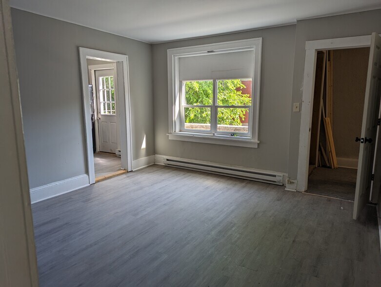 Building Photo - 66 Broad St