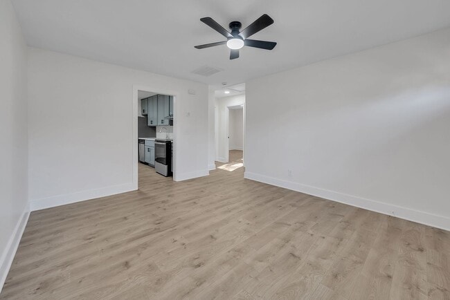 Building Photo - 510 E Branch St