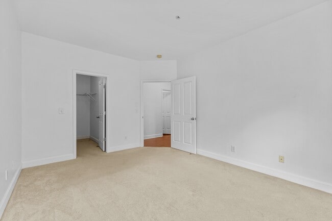 Building Photo - 8441 Callabee Way