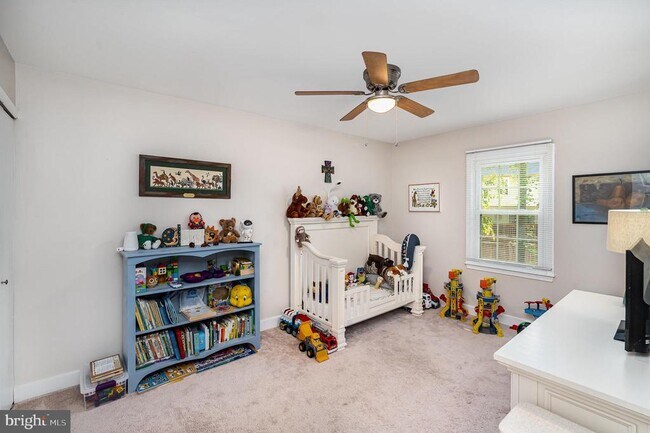 Building Photo - 15425 Beachview Dr