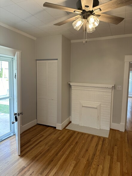 Living Room - 4401 Dakota Ave