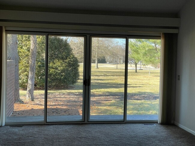 Building Photo - For Lease / Rent