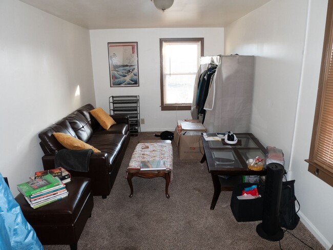 Building Photo - Bright 2-Bedroom Easton Apartment with Out...